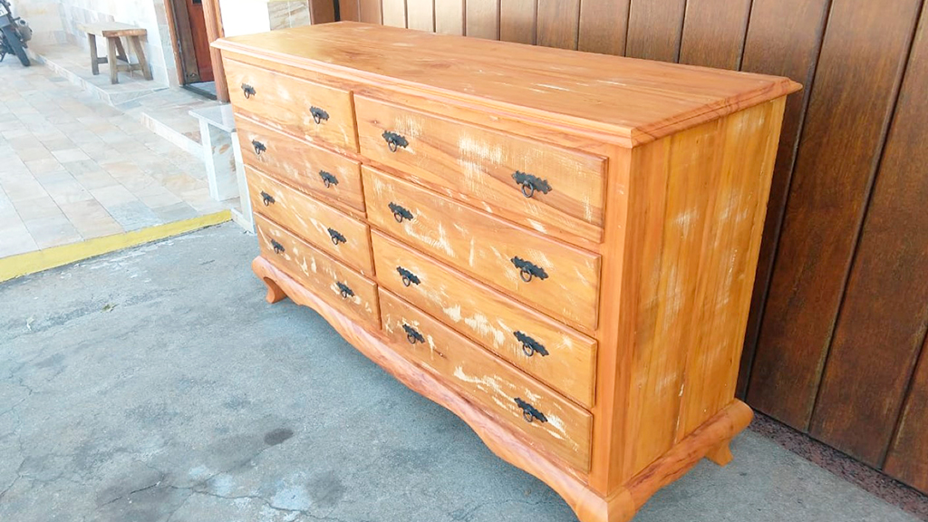 126 – Cômoda 8 gavetas grandes