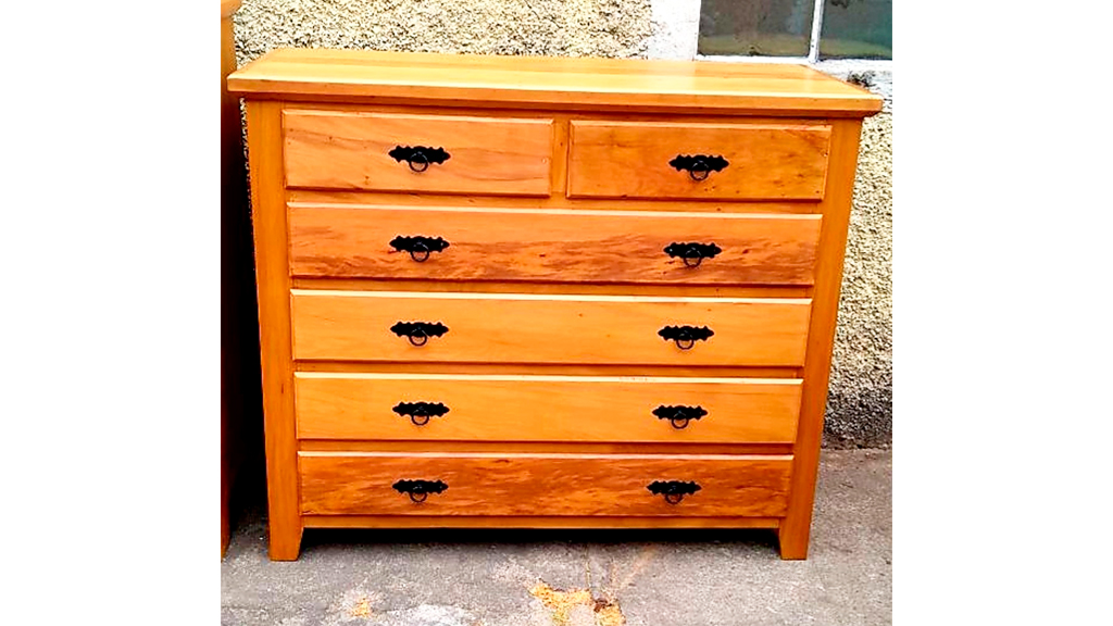 129 – Cômoda 6 Gavetas em Peroba Rosa