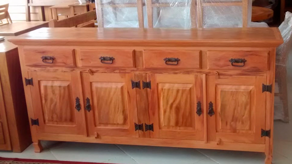 23 – Arcais 4 portas e 4 gavetas