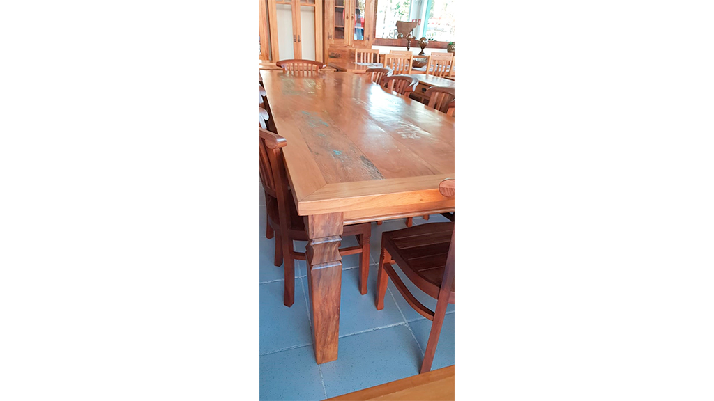 31 – Mesa 3,00 metros em Peroba Rosa