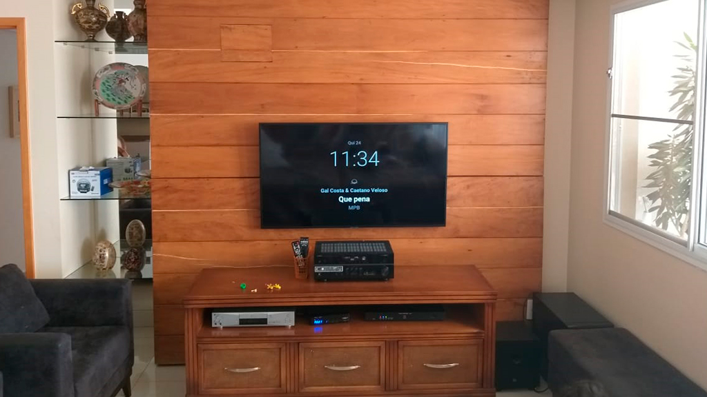 32 – Conjunto de Rack com Painel para TV