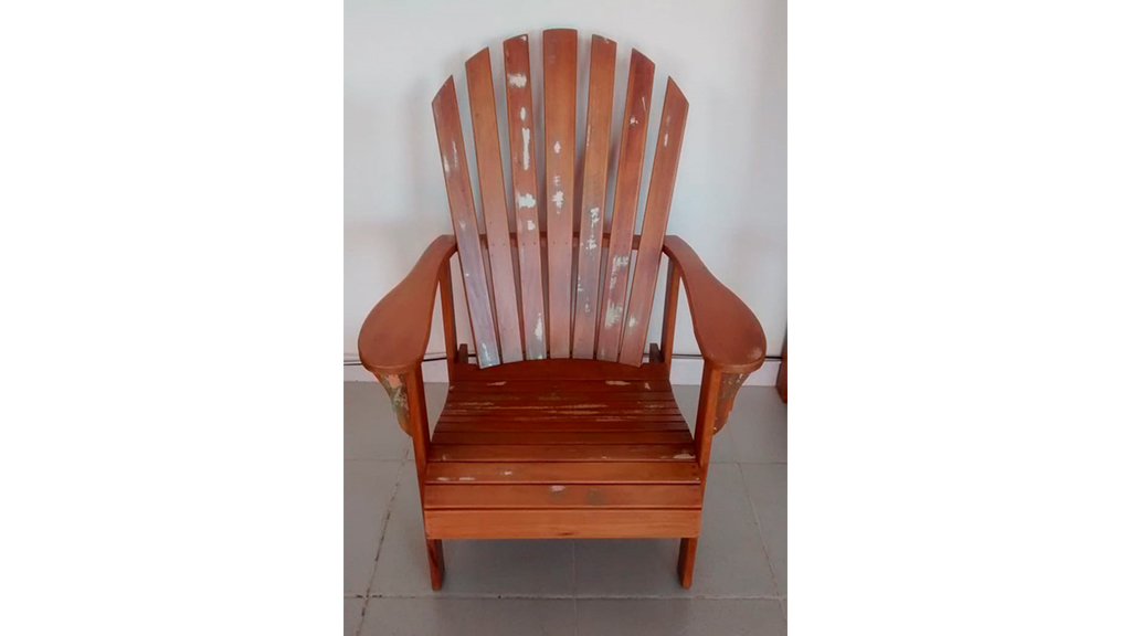 56 – Cadeira modelo Pavão