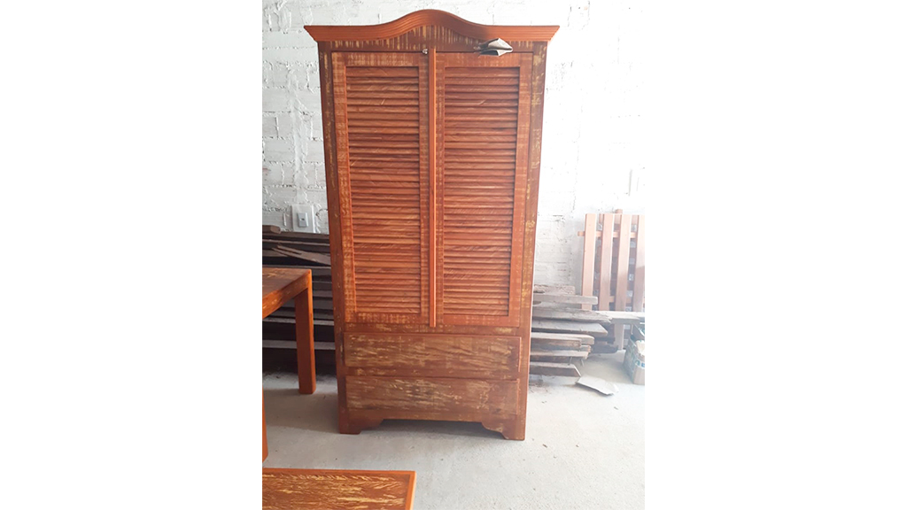 60 – Armário Veneziana 2 gavetas