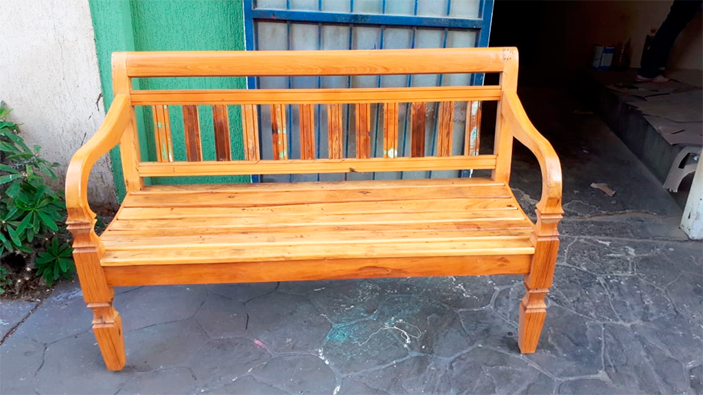 76 – Banco Namoradeira 2 lugares