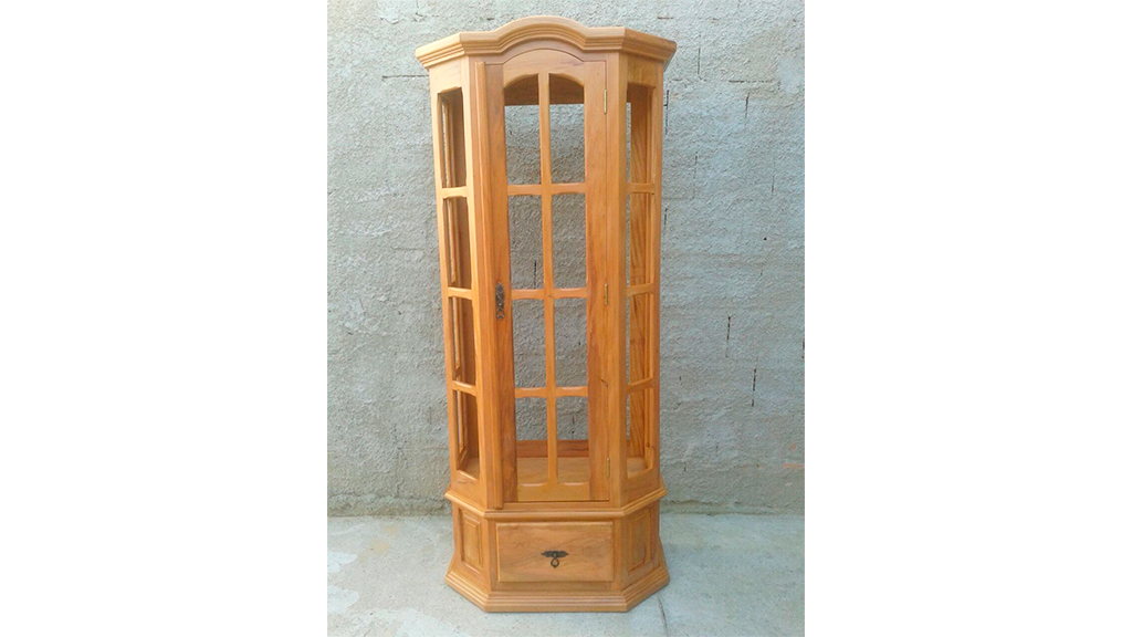 85 – Cristaleira Sextavada peroba rosa