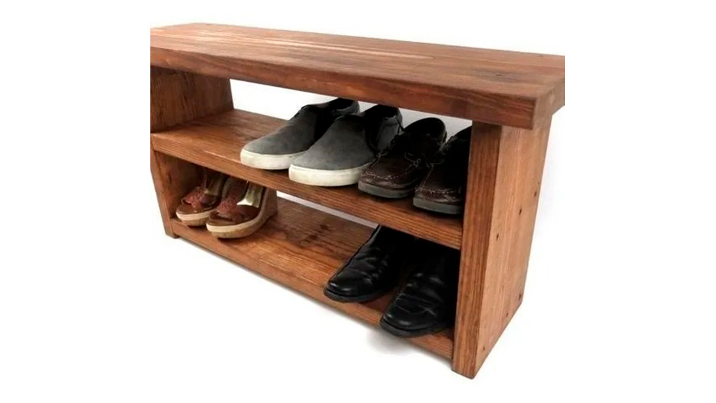 93 – Sapateira toda em peroba rosa